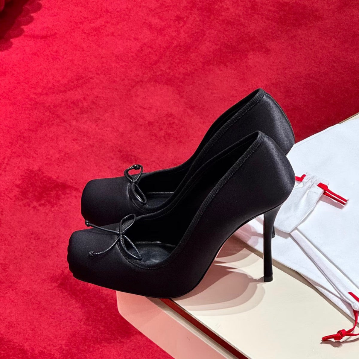 Bows Square-Toed High Heels