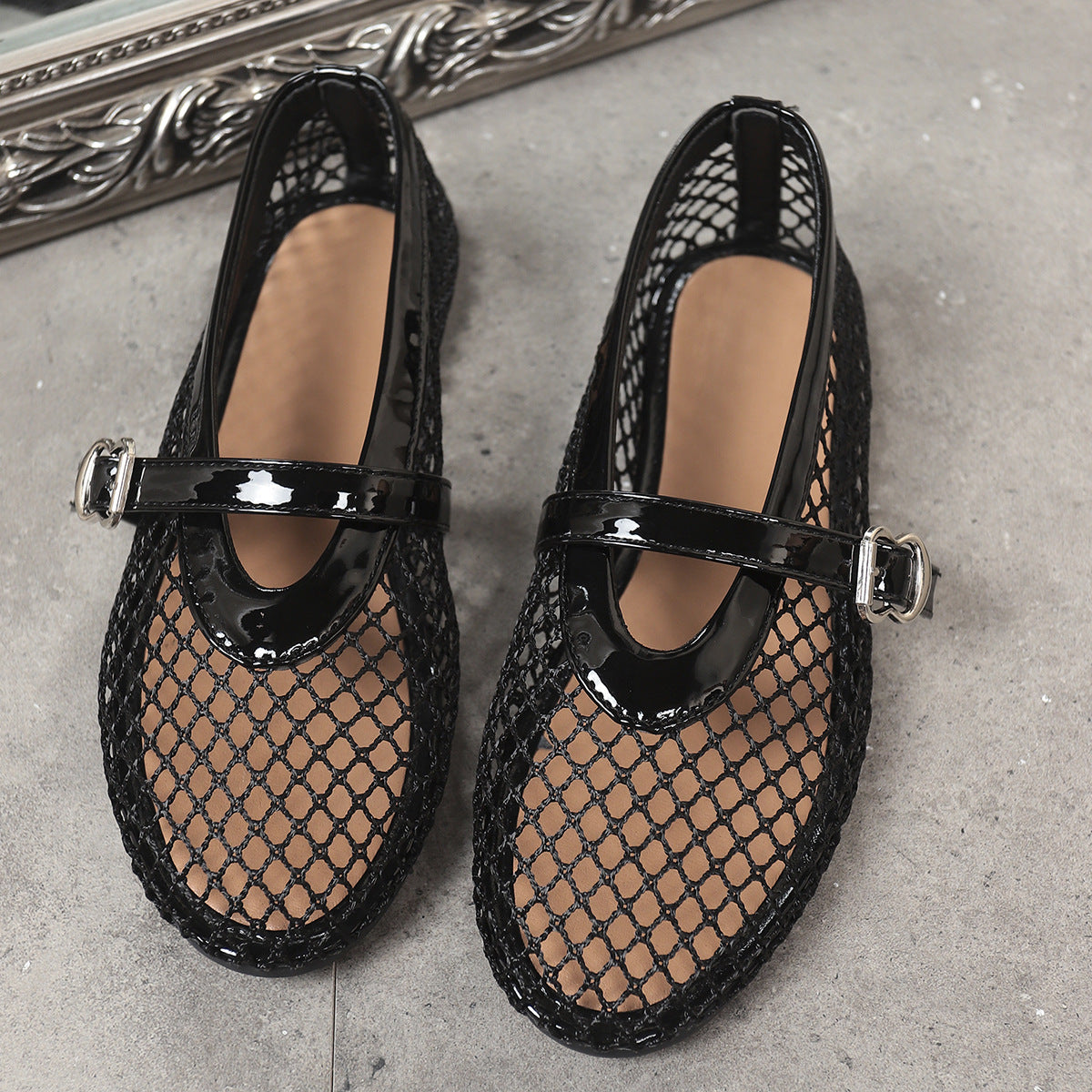 Lace-up Flat Shoes with Silver Buckles