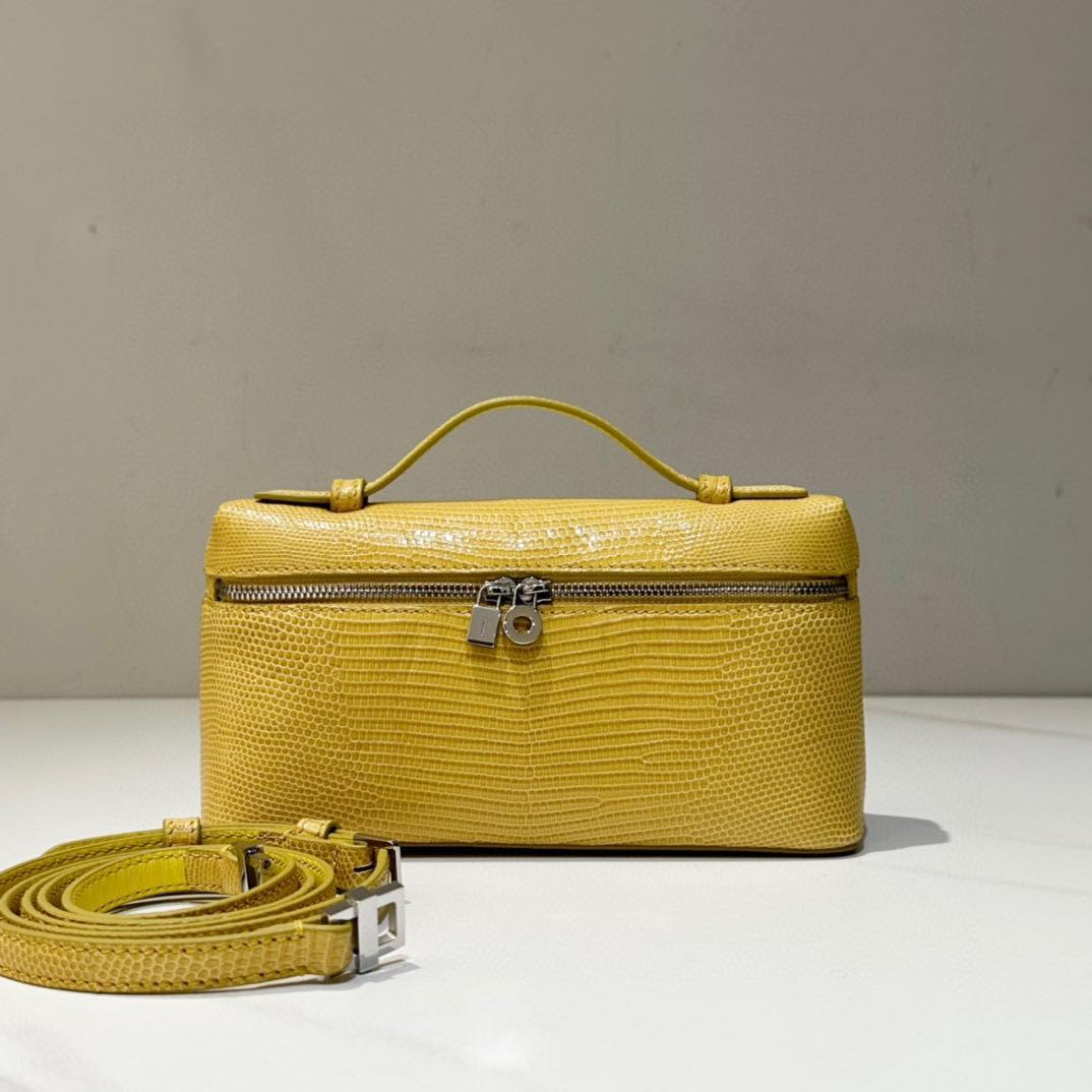 Lizard-skin Box Chain Shoulder Bag